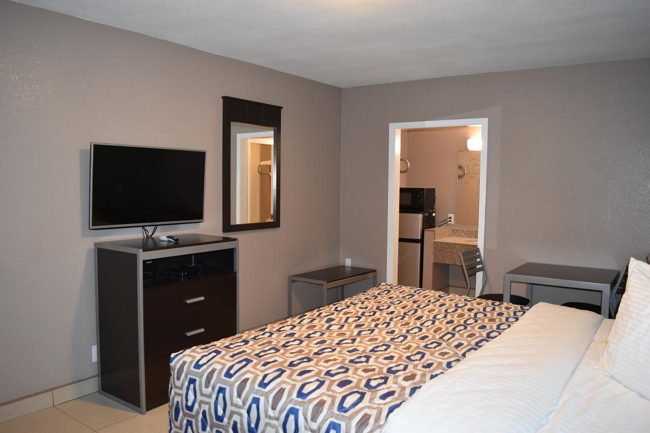 Woodfield Inn And Suites Yoakum Buitenkant foto