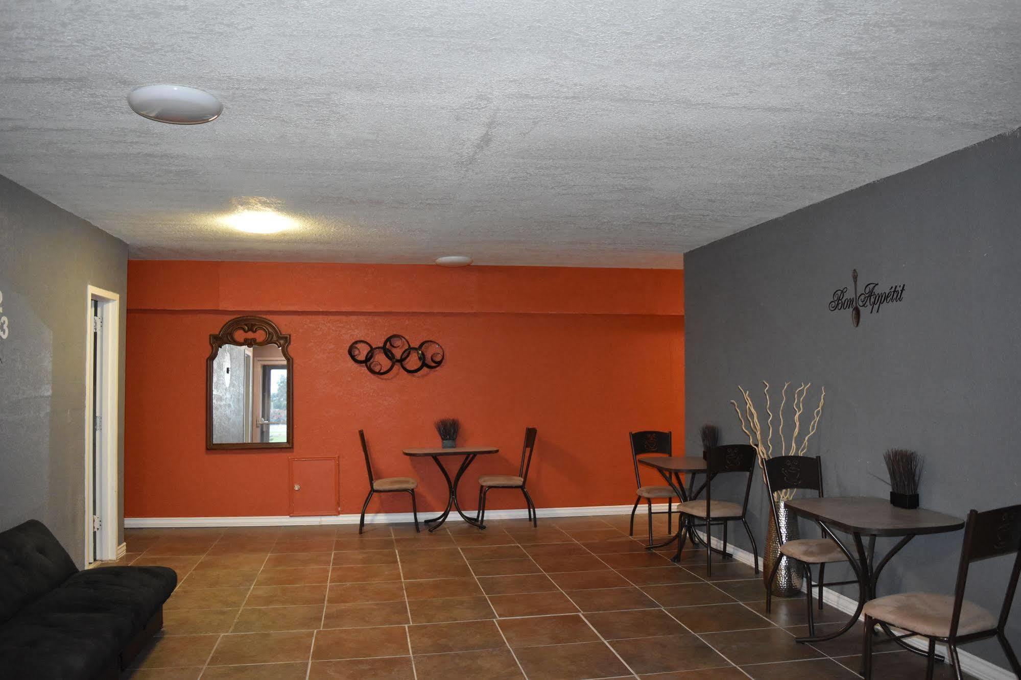 Woodfield Inn And Suites Yoakum Buitenkant foto